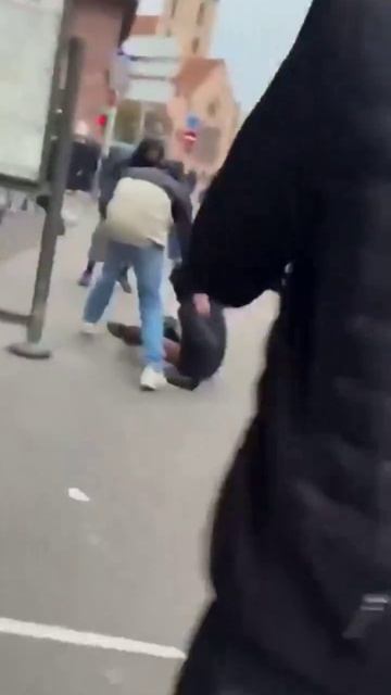 Один из мародёров во Франции сам себе поджёг штаны