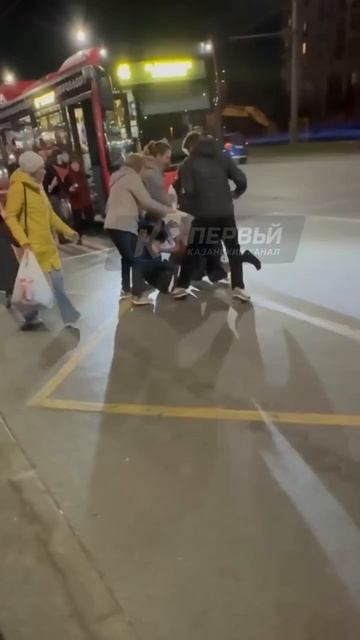 Подростки избили водителя автобуса в Казани
