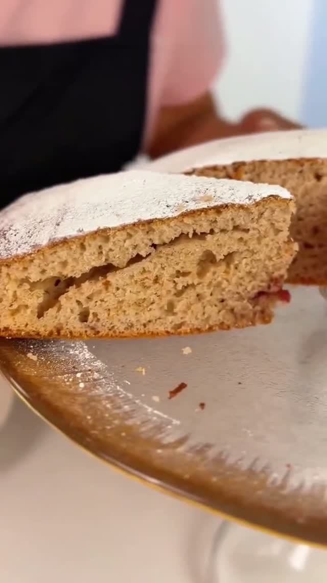 Домашний пирог с вареньем.