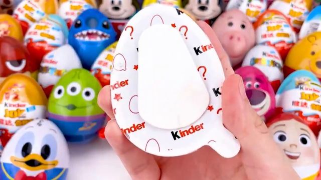 Распаковка множества сюрпризов: цветные мягкие игрушки-антистресс (сквиши) из серии «Клуб Микки Маус