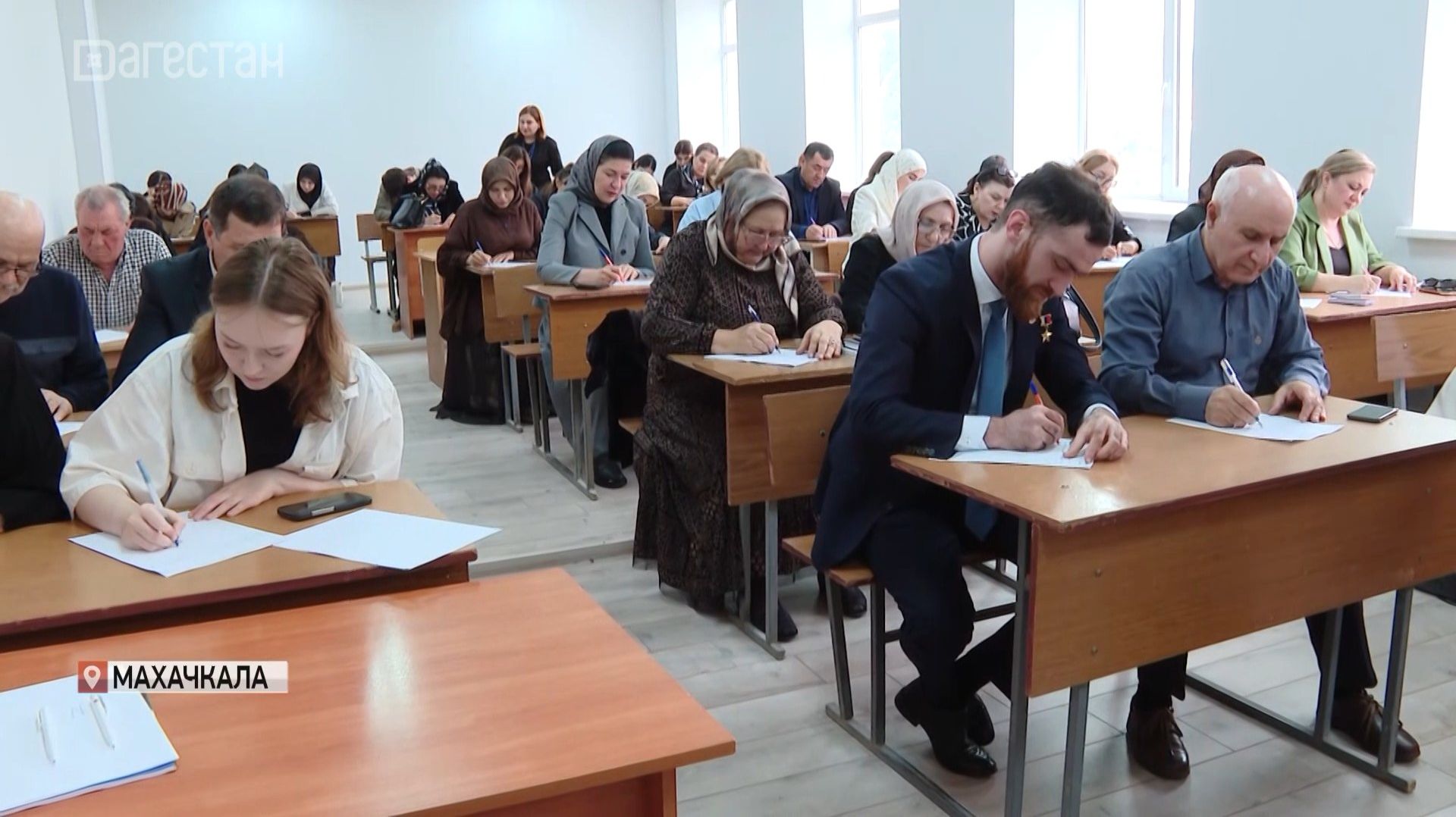 Жители Дагестана написали диктант на языках народов республики