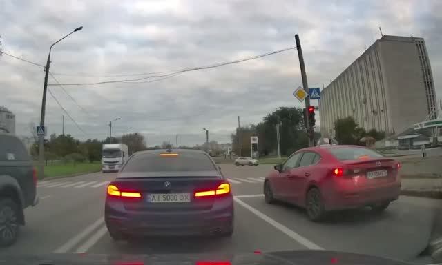 Момент прилёта БПЛА на АЗС в Харькове