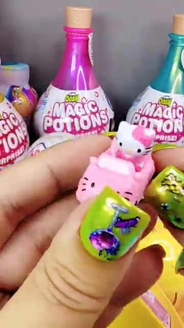 ASMR-распаковка Mini Brands