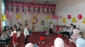 шуточный танец на 8 марта в детскому саду Police baby