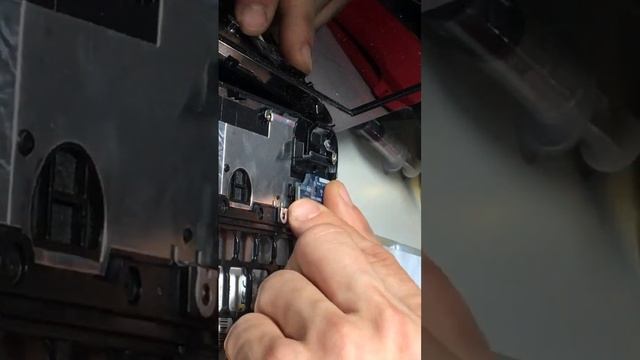 3 in 30 seconds. Laptop Packard Bell won't turn on. #laptoprepair #tech #electronic смотреть онлайн