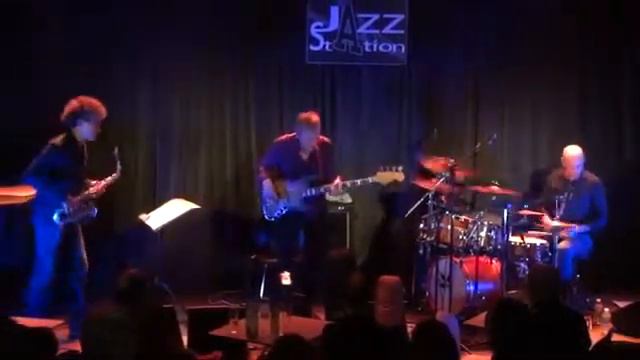 AKA MOON: "Bruit" (P. Van Dormael) Live @ Jazz Station 2012 смотреть онлайн
