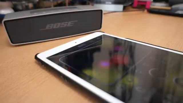 BOSE 「SoundLink Mini Bluetooth speaker」の実力チェック その1 смотреть онлайн