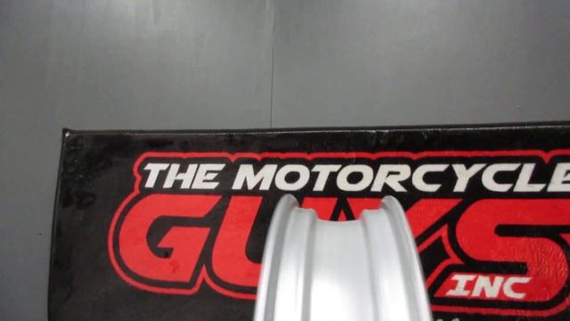 THE MOTORCYCLE GUYS SALVAGE - 2001 SUZUKI GS500 - 100510 - REAR WHEEL SPIN TEST смотреть онлайн