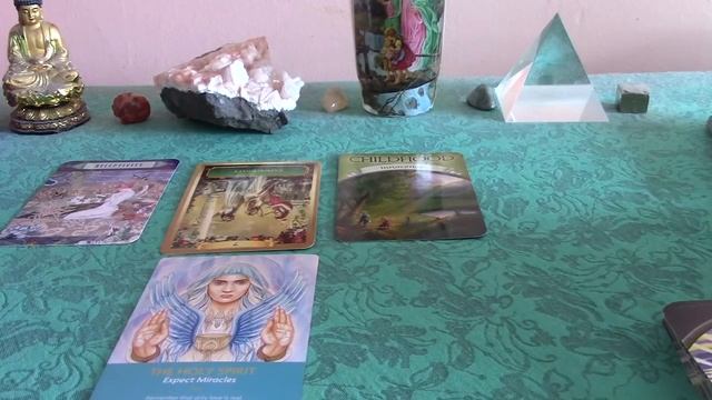 Gemini March 2018 Life Path Oracle Card Reading: Expect Miracles смотреть онлайн
