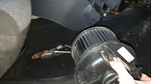 Замена мотора отопителя рено логан 1 с минимальным разбором