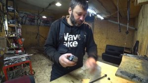 Развальные болты закисли в сайлентблоке. Как выбить закисший развальный болт.