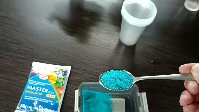ЛУЧШЕЕ УДОБРЕНИЕ ? МЕНЯЮ УДОБРЕНИЕ ДЛЯ ФИАЛОК !!! смотреть онлайн