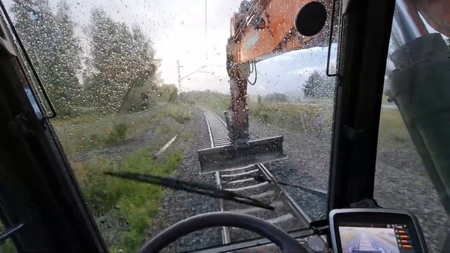По рельсам на экскаваторе. Работа и жизнь в Финляндии смотреть онлайн