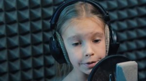 Девочка поет очень красиво - Студия Звукозаписи Vip Records