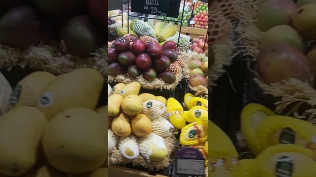 Фрукты и овощи в магазине ОАЭ смотреть онлайн