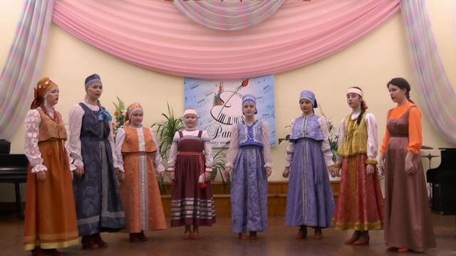 ансамбль народной песни «Калинушка», 13-15 лет, «Венок северных песен с потолоку» смотреть онлайн