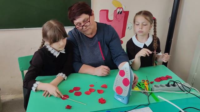 Мастер-класс: «Гвоздика из фоамирана» смотреть онлайн