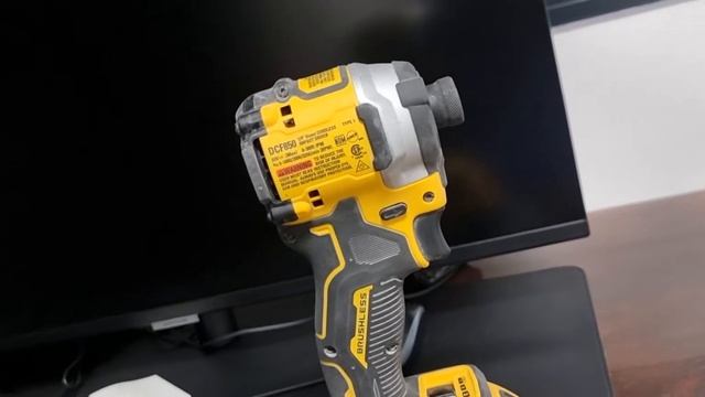 Dewolt DCF850 поработал пол дня и пипец ......