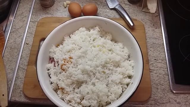 #Тефтели Ёжики с рисом. Рецепт с подливой, на сковороде глубокой. смотреть онлайн