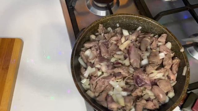 Пирожки с куриной печенью и сердечками смотреть онлайн