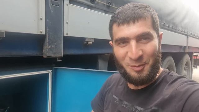 Даф Красавчик 105 на перевале Гудаури гружонный по камням ,добрался до Батуми идём в сторону Турции смотреть онлайн