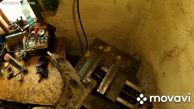 Volkswagen Caddy.Замена сайлентблоков переднего рычага,и передних ступичных подшипников..mp4 смотреть онлайн