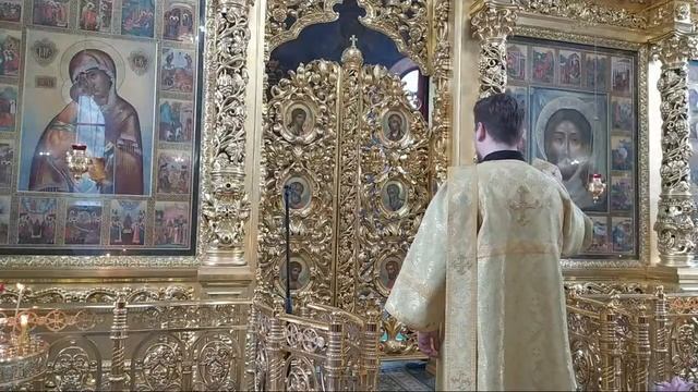 Неделя 12-я по Пятидесятнице. Божественная литургия смотреть онлайн