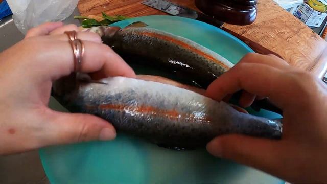 HMONG CATCH AND COOK! Steam Rainbow Trout With Crack Pepper Sauce! смотреть онлайн