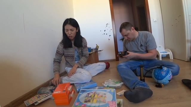 КИТАЯНКА РАССКАЗЫВАЕТ ПРО УСЛОВИЕ ДЛЯ ТОГО ЧТОБ ЖЕНИЛИСЬ В КИТАЕ смотреть онлайн