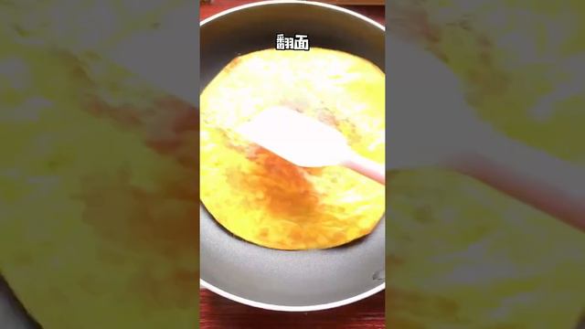 Хрустящий завтрак из тостов A crunchy breakfast of toast टोस्ट का एक कुरकुरे नाश्ता смотреть онлайн