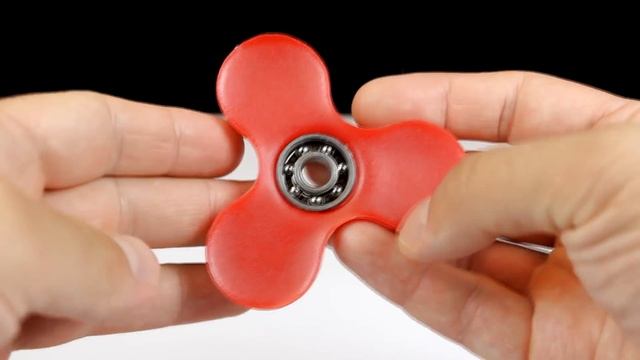 Как сделать Непоседу-прядильщика из свечного воска