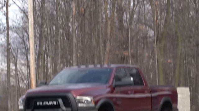 20x10 Fuel Assault Wrapped in a 37x12.5 Toyo Open Country A/T III смотреть онлайн