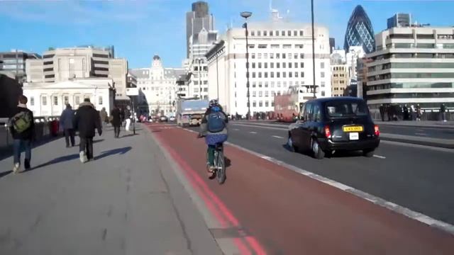 This is London Bridge смотреть онлайн