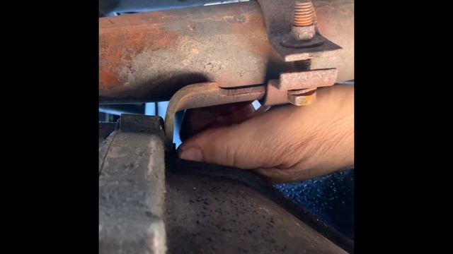HOW TO INSTALL HEADERS ON A TOYOTA PICKUP (22R/RE) смотреть онлайн
