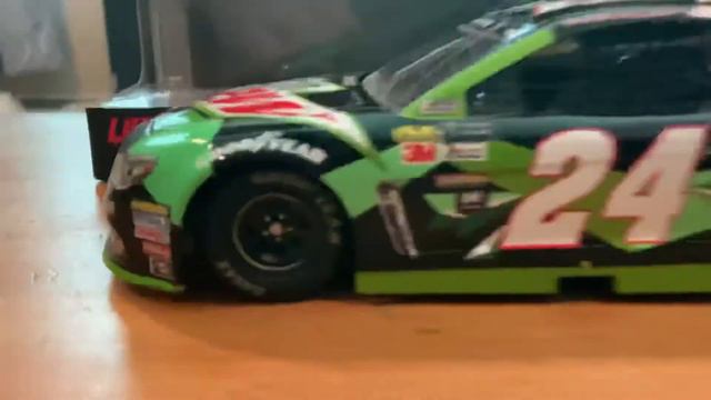 Chase Elliott 2017 Mountain Dew 1:24 Diecast Review смотреть онлайн