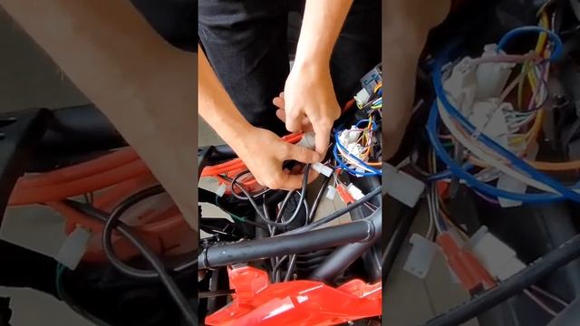 Спалил электромотоцикл? Что внутри Ducati Panigali?