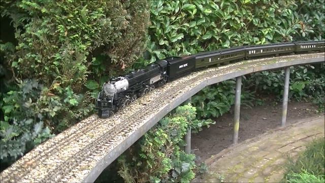 Union Pacific Big Boy Live Steam By ASTER With Passenger Train
