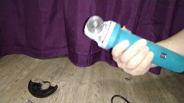 ОНЛАЙН ТРЕЙД.РУ — Углошлифовальная машина Bort BWS-1000-125 смотреть онлайн