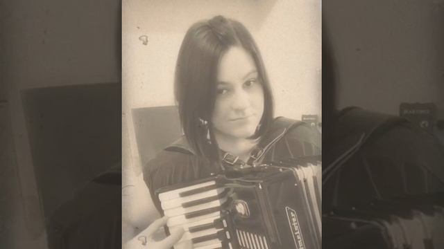 Леся Солт «Мурка» #мурка #местовстречиизменитьнельзя #лесясолт #аккордеонистка #певица #живойзвук смотреть онлайн