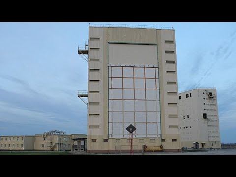 П76. Новое Средневековье сосуществует с новой экономикой смотреть онлайн