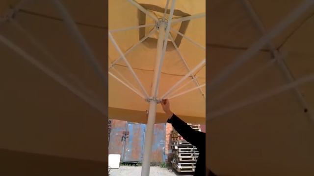 Уличный зонт