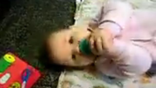 У доченьки режутся зубки! смотреть онлайн