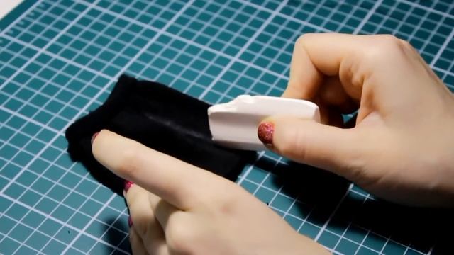 КАК СШИТЬ СВИТЕР ДЛЯ КУКЛЫ ИЗ НОСКА ♡ КАК СШИТЬ ОДЕЖДУ ИЗ НОСКА ♡ FOR DOLLS смотреть онлайн