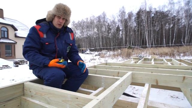 Сборка и подъем стен первого этажа в каркасном доме 10х12. Детали технологии. Построй Себе Дом. смотреть онлайн