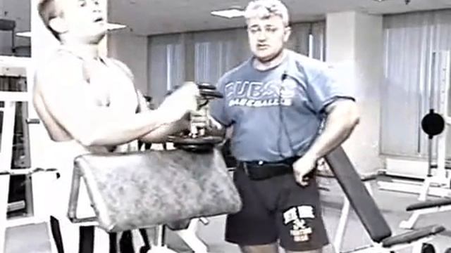 Сгибание бицепса на парте