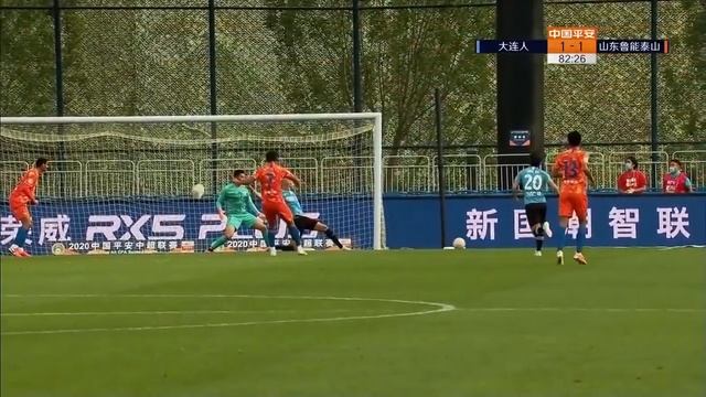 Marouane Fellaini scored a header hat trick within 8 minutes 费莱尼8分钟内上演头球帽子戏法 смотреть онлайн