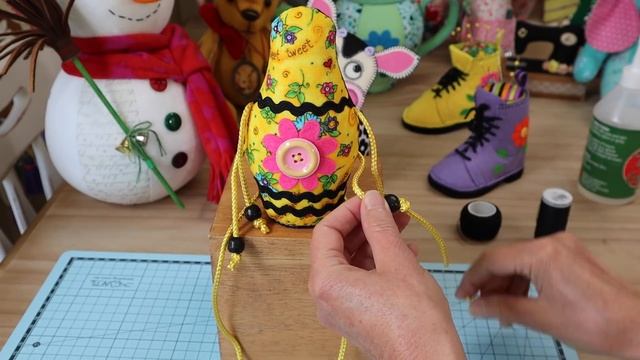 How to sew a Bee tutorial || Free Pattern смотреть онлайн