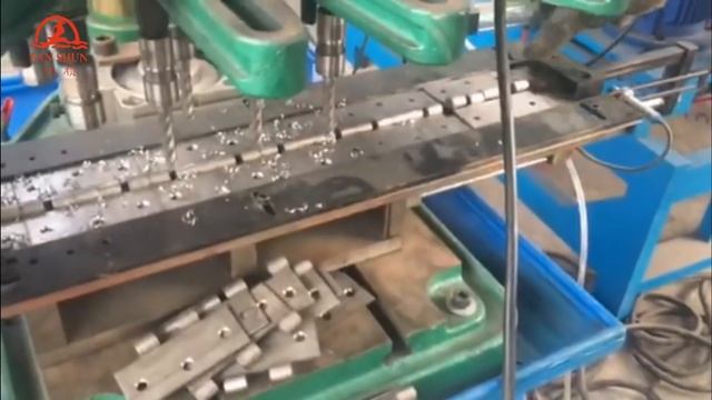 stainless steel hinge automatic making machine ,cutting mould ,bending mould Hinge machining tools смотреть онлайн