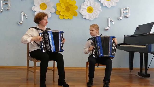 Карпович Татьяна Николаевна, Новохрост Евгения (8-11 лет) (дуэт: Учитель-ученик) смотреть онлайн