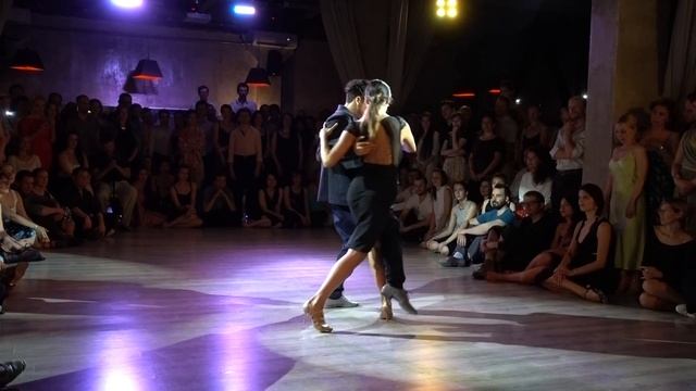 Rodrigo Fonti & Majo Martirena. 1. Gran Milonga I of Milonguero Nights 2017. смотреть онлайн